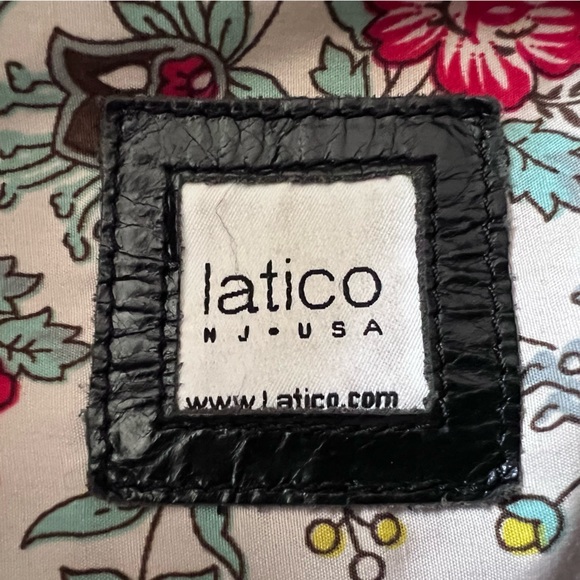 Latico Large leather tote with floral lining. - Picture 3 of 3